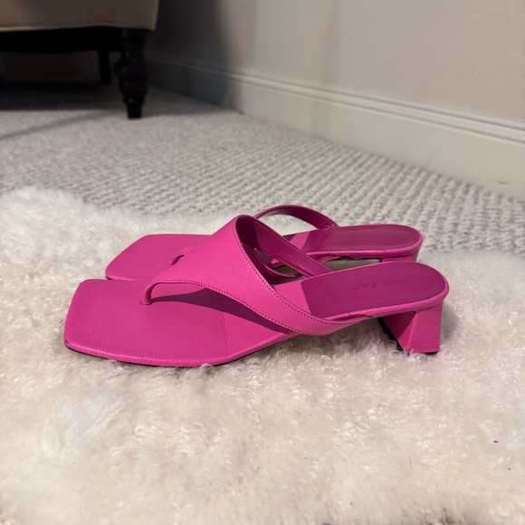 BY FAR Shawn Leather Thong Sandals in Hot Pink Size 38 - Picture 7 of 9
